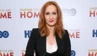 J.K. Rowling está en contra de que abusadores puedan decir ante la ley que son mujeres y desata críticas
