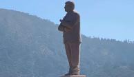 El presidente municipal de Atlacomulco, Roberto Téllez Monroy, señaló que esta estatua es un reconocimiento para AMLO.