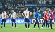 Futbolistas del Monterrey después de su derrota contra el Al-Ahly en los cuartos de final del Mundial de Clubes.