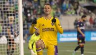 "Chicharito" celebra una anotación con el Galaxy de la MLS.