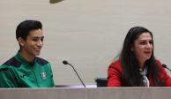 Donovan Carrillo y Ana Guevara durante la conferencia de prensa del patinador artístico, en las instalaciones de la Conade.
