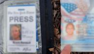 La acreditación y el pasaporte de ciudadano estadounidense del periodista asesinado