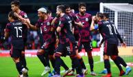 Jugadores de la Selección Mexicana festejan un gol en la eliminatoria hacia Qatar 2022.
