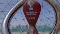 Un reloj muestra la cuenta regresiva para el arranque del Mundial de Qatar 2022.