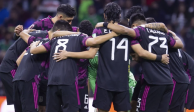 Jugadores de la Selección Mexicana antes de un partido eliminatorio hacia Qatar 2022.