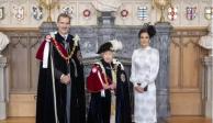 El rey Felipe VI, la reina Isabel II de Inglaterra y la reina Letizia en una foto posterior a la ceremonia de investidura de Don Felipe como Caballero de la Muy Noble Orden de la Jarretera