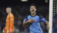 El "Chucky" Lozano celebra su gol en Champions League en el Napoli vs Ajax
