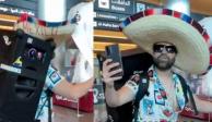 Mexicanos ingresan alcohol y una bocina gigante a Qatar y lo presumen en redes