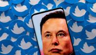Elon Musk declara "guerra" contra Apple por retirar su publicidad de Twitter.