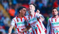 Jugadores de Necaxa celebran una anotación en el Torneo Clausura 2023 de la Liga MX