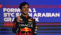 Checo Pérez festeja su victoria en el Gran Premio de Arabia Saudita de F1 el pasado 19 de marzo.