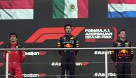 El mexicano Checo Pérez encabeza el podio del Gran Premio de Azerbaiyán de F1 2023.