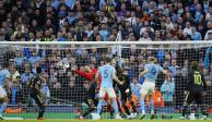 Thibaut Courtois realiza una atajada durante la semifinal de vuelta de Champions League entre Manchester City y Real Madrid.