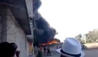 Fuerte incendio en la colonia Potrero del Rey, en Ecatepec, Estado de México.