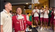 Los futbolistas de la Selección Mexicana recibieron una serenata de parte de los aficionados la noche previa a la Final de la Copa Oro 2023 contra Panamá.