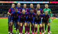 Futbolistas del Barcelona Femenil previo a su partido amistoso contra el América en el Estadio Azteca, el pasado 29 de agosto.