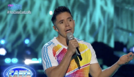 Efraín 'Chispa' Velarde, exjugador de Pumas, dejó impresionado al público con sus dotes para cantar.