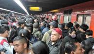 Metro CDMX inició la jornada con aglomeraciones en rutas como la Línea 5, en foto.