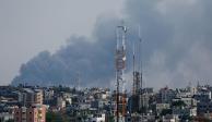 El humo se eleva tras los ataques israelíes en Gaza, 7 de octubre de 2023.
