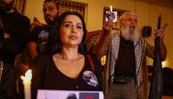 Familiares del periodista muerto al cubrir conflicto entre Israel y Hamas realizan una ceremonia en su honor.