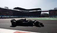 El Mercedes de Lewis Hamilton durante el Gran Premio de México 2023 de F1.