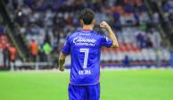 Uriel Antuna festeja su gol en el partido entre Cruz Azul y FC Juárez.