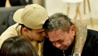 Luis Díaz y su padre, Luis Manuel Díaz Jiménez, se abrazan luego que este último fuera liberado tras permanecer secuestrado por el Ejército de Liberación Nacional