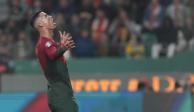 Cristiano Ronaldo lamenta una falla durante un partido con Portugal.