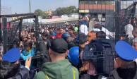 Aficionados tiran las puertas y arman un caos en el Estadio Azteca para conseguir un boleto para la final América vs Tigres