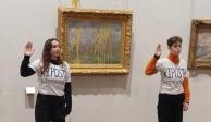 Activistas lanzan sopa contra cuadro de Monet.