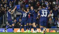 Kylian Mbappé festeja con sus compañeros uno de sus goles en el triunfo del PSG sobre la Real Sociedad en la vuelta de octavos de final de Champions League.