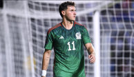 Santiago Giménez durante un juego con la Selección Mexicana.