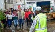 Clara Brugada recorre zona afectada por inundaciones en Xochimilco