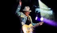 Carlos Santana cancela gira en Europa por Covid-19