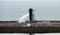 Un Space X Falcon 9, con los astronautas de la NASA se prepara para despegar de la plataforma 39-A en el Centro Espacial Kennedy en Cabo Cañaveral, Florida, el 27 de mayo de 2020.