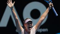 Sharapova avanza a tercera ronda en Australia