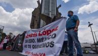 Integrantes del Frente Nacional AntiAMLO (FRENA) y ciudadanos realizaron una caravana para protestar contra el gobierno de Andrés Manuel López Obrador, en el Estado de México, el 30 de mayo de 2020.