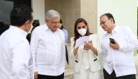 De izq. A der.: Carlos Joaquín, gobernador de Quintana Roo, el Presidente Andrés Manuel López Obrador, Mara Lezama, presidenta municipal de Cancún, y Alfonso Durazo, titular de la SSPC, ayer.