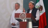 (izq. a der.) El presidente de México, Andrés Manuel López Obrador y el gobernador de Campeche,Carlos Miguel Aysa González, el 3 de junio de 2020.