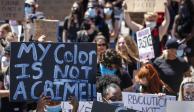 Californianos protestan contra el racismo sistémico, ayer, en Los Ángeles.