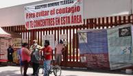 Familiares esperan horas, incluso días a las afueras del Hospital General de Tláhuac, con la finalidad de tener noticias de sus familiares internos contagiados por COVID-19.