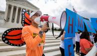 Activistas celebran la decisión del Tribunal de frenar a la Casa Blanca, en su objetivo de eliminar el DACA.