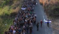 Migrantes avanzan por Chiapas, tras cruzar el Río Suchiate, en enero pasado.