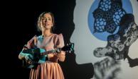 La artista, durante una presentación de la obra en Argentina