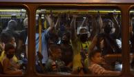 Pasajeros viajan en autobús en medio de la nueva pandemia en Río de Janeiro, Brasil, el 25 de junio de 2020.