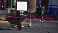 El cadáver de un hombre bloquea una calle en Bolivia
