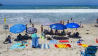 La playa en San Clemente, California, abierta pese a los cierres en la mayor parte de la costa en el sur de California para el 4 de julio.