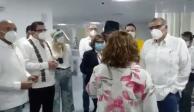 Gobernador de Tabasco visita hospital con su equipo de Salud