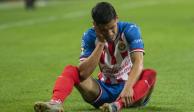 El jugador del Guadalajara lamenta una falla en un partido del Clausura 2020.