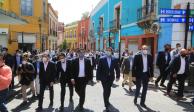 De izq. a der.: Miguel Riquelme, Silvano Aureoles, Diego Sinhue Rodríguez, Francisco García Cabeza de Vaca e Ignacio Peralta, ayer, en calles de Guanajuato.